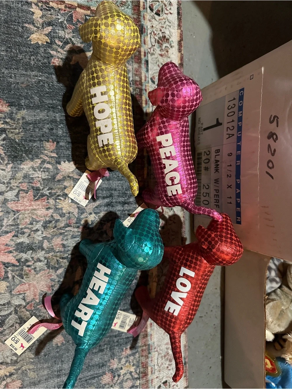 Victoria’s Secret Set of 4 Sequined Dog Figurines - Hope, Peace, Heart, Love - Picture 2 of 4